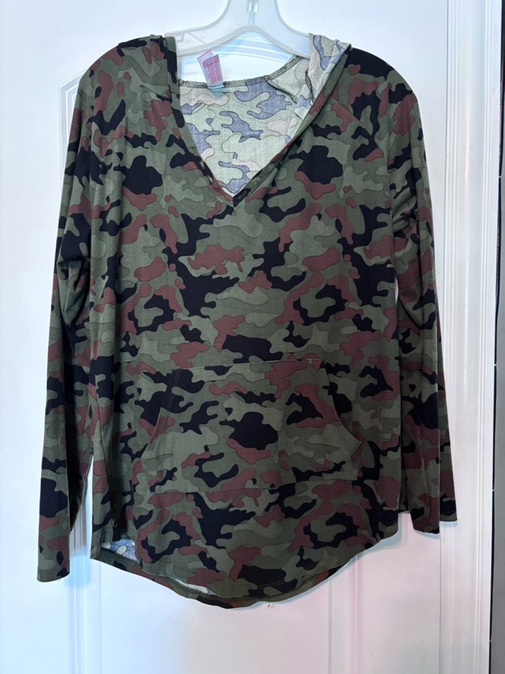 No Boundaries Olive, Black & Tan Camo V-Neck Hoodie Size XL